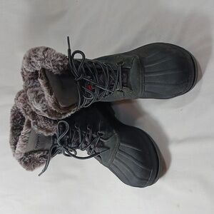 Propet Sz 6.5 Black/Green, Faux fur lined, Thinsulate, Rubber/Suede Boots